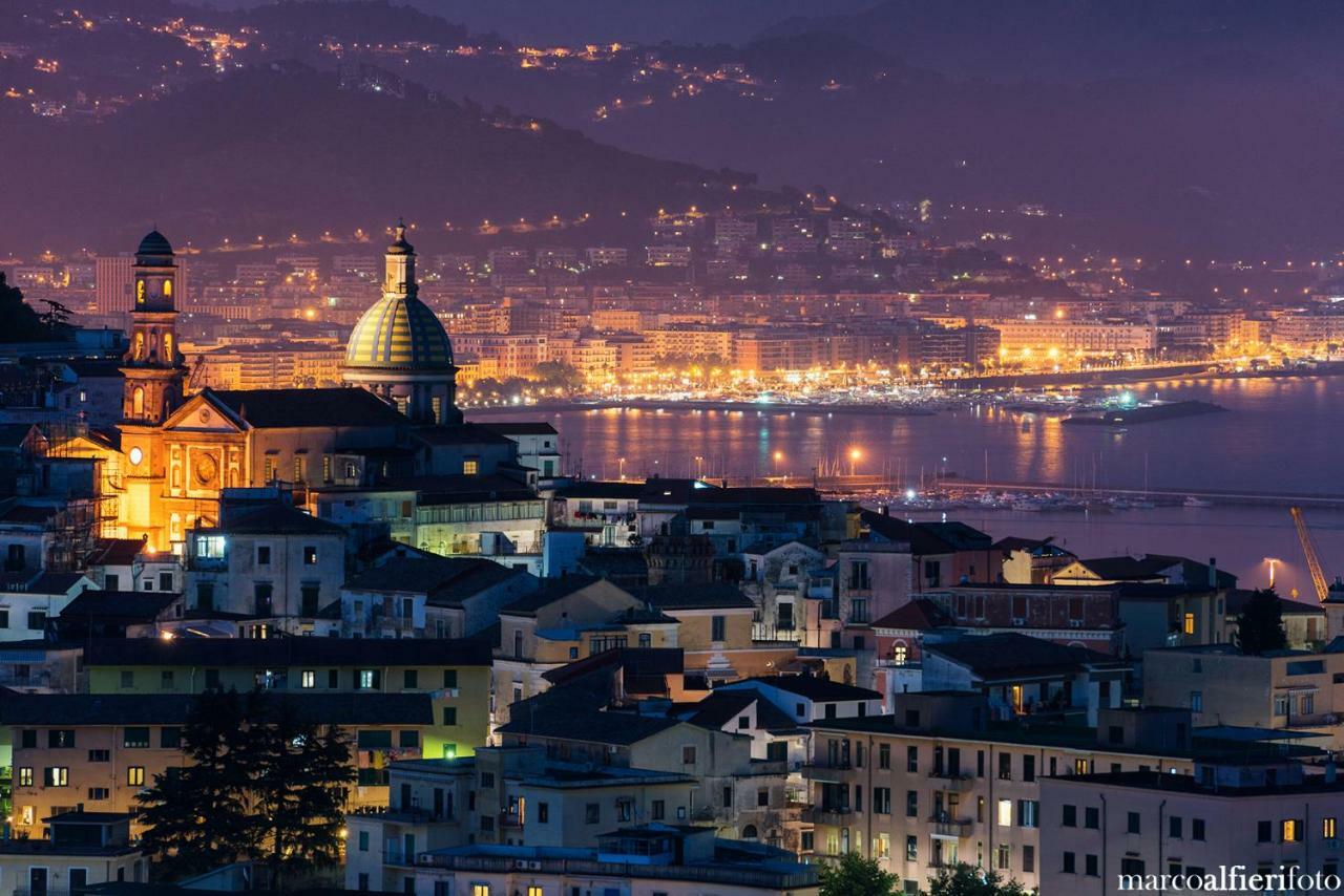 Casa Vacanze Archi Medievali ซาแลร์โน ภายนอก รูปภาพ